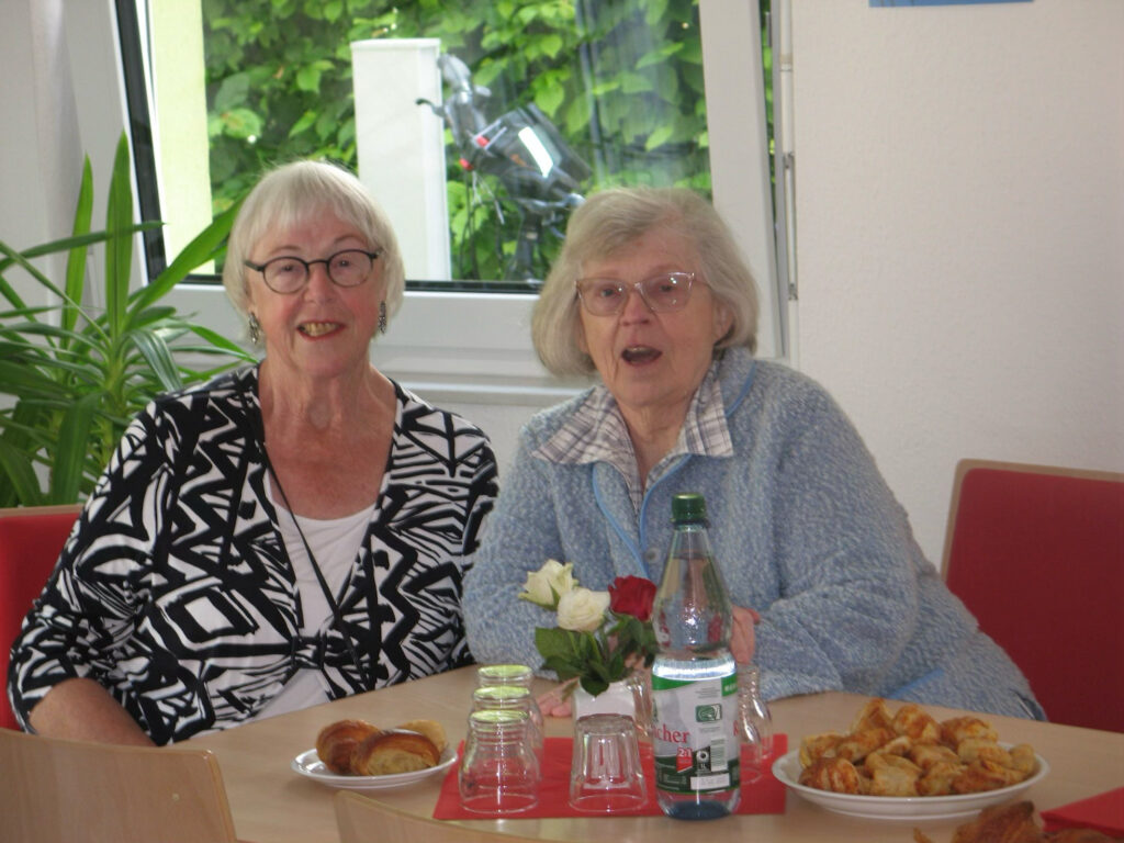 Ingeborg Kuhl - WiA-Mitglied und Gloria Altmann - WiA-Gründungsmitglied